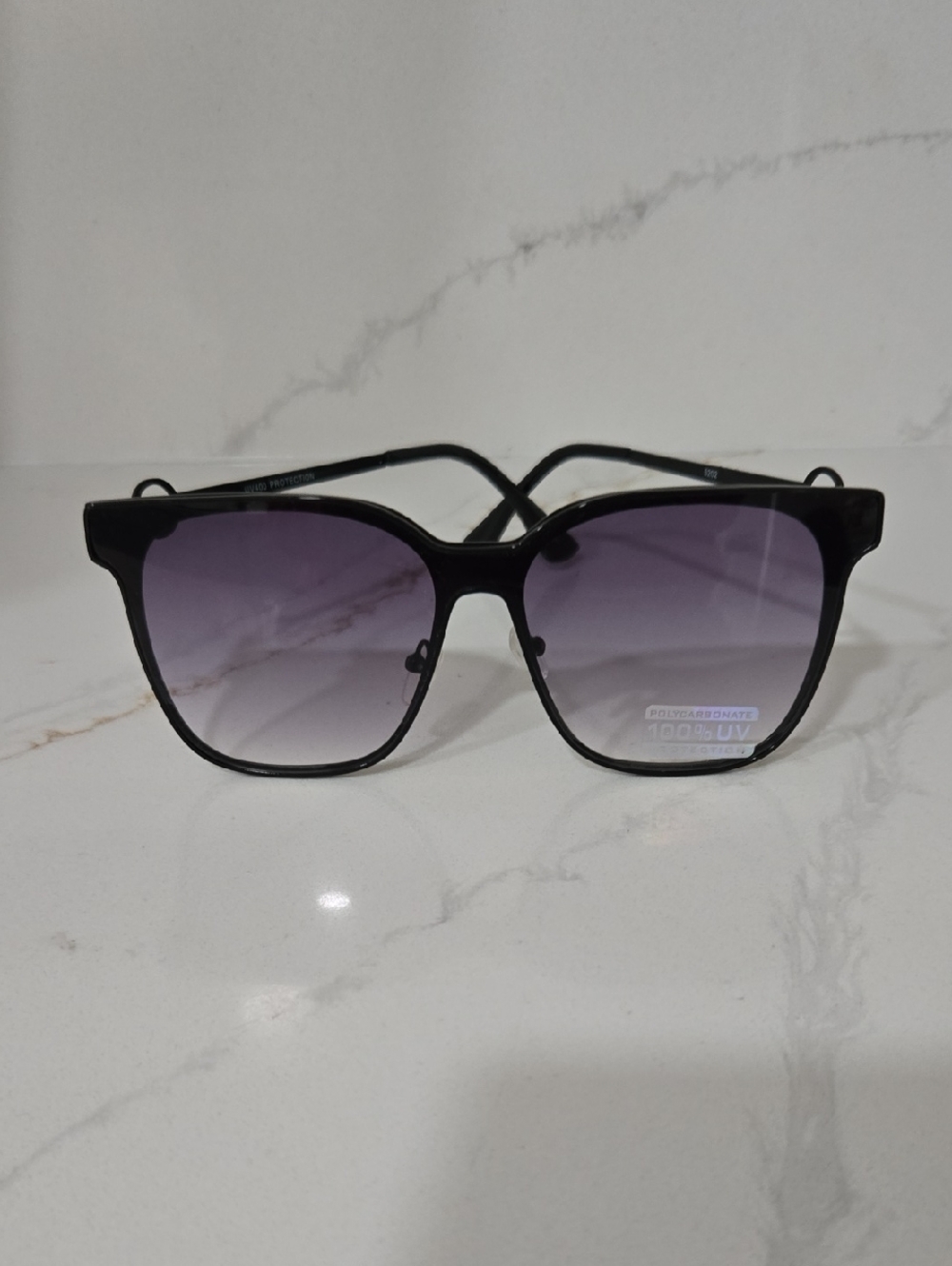 Stylish Women's Black Sunglasses with Purple Gradient Lenses